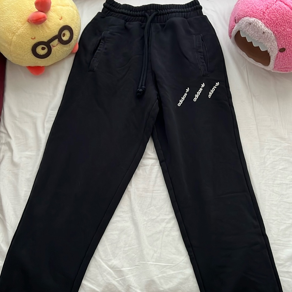 Adidas sweatpants